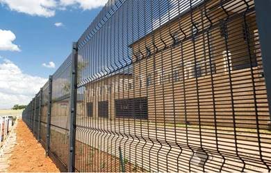 STEEL FENCE INSTALLATION